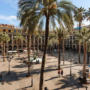 Do Placa Reial Powered By Sonder ***** ברצלונה